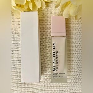 Givenchy Skin Perfecto Radiance Reviver Emulsion